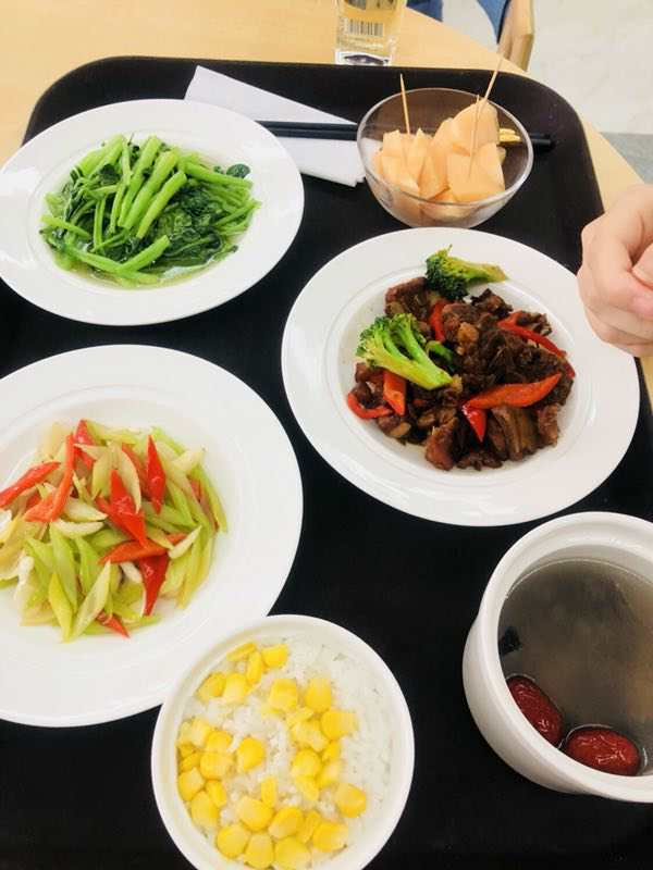 月子膳食