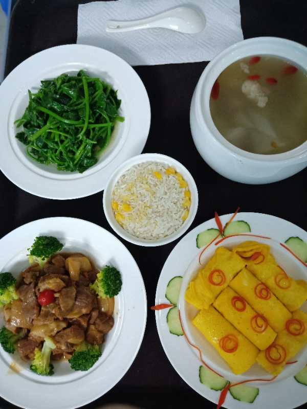 月子膳食