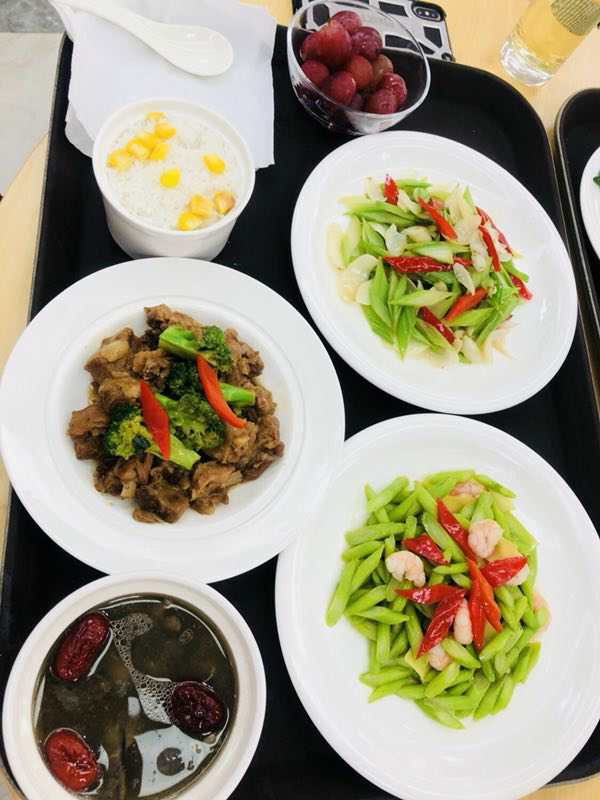 月子膳食
