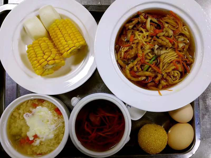 月子膳食