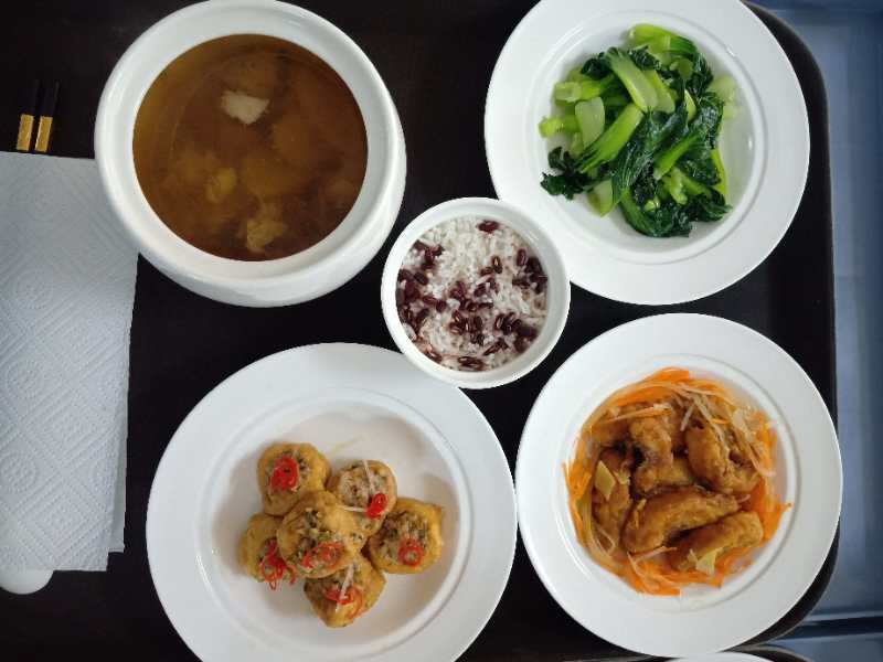 月子膳食