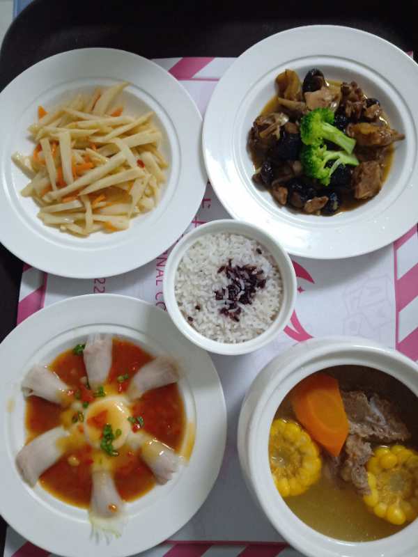 月子膳食