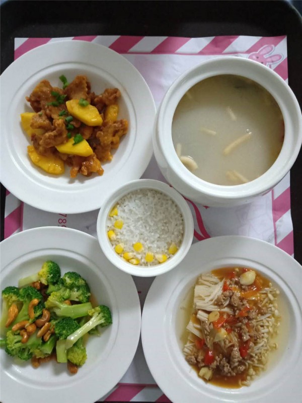 月子膳食