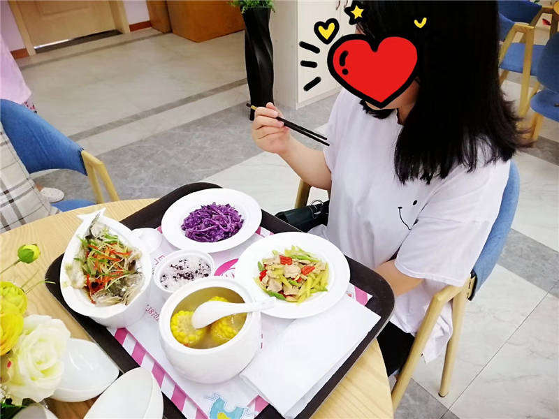月子餐