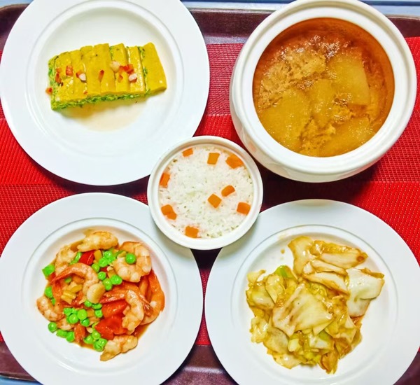 月子膳食