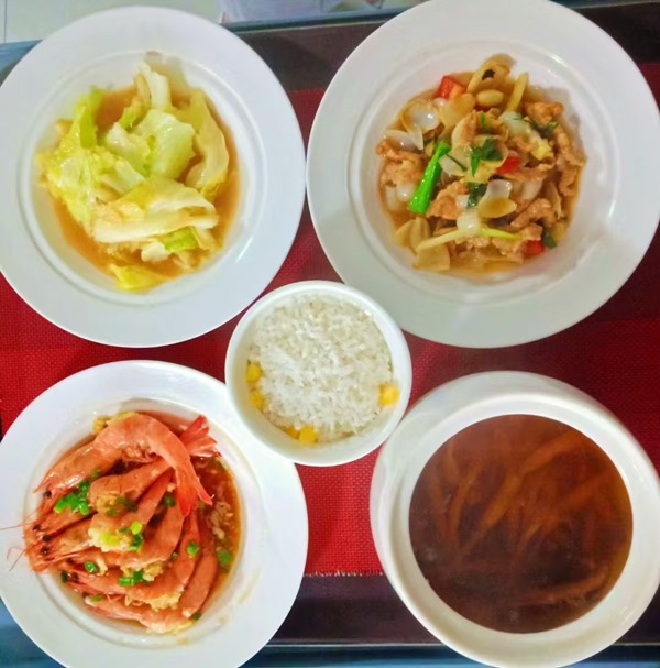 月子膳食